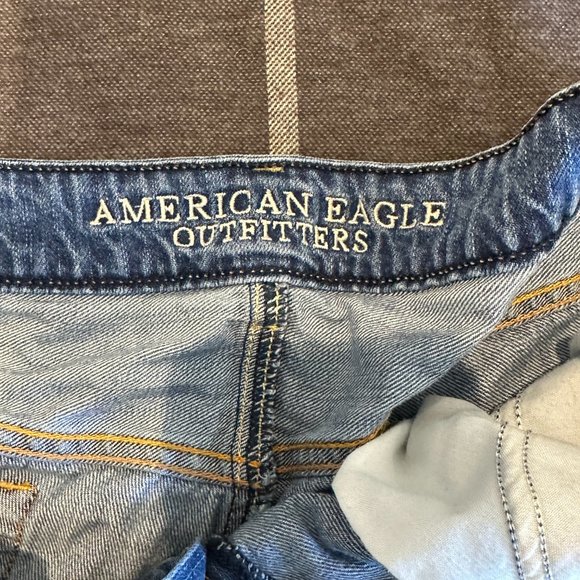 AMERICAN EAGLE Paint Splattered & Distressed Denim Shorts - Picture 3 of 4